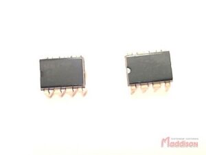CIRCUIT INTÉGRÉ À 24 CONTACTS