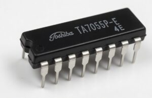 Circuit intégré (IC) TA7055 à 16 contacts