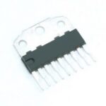 Circuit intégré (IC) TDA4860 à 9 contacts.