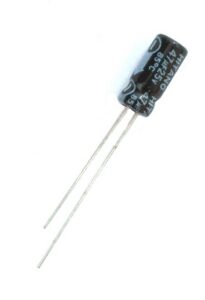 Condensateur radial polarisé 47 μF à 25 VDC 85°C
