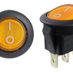 Panneau d'interrupteurs marin en plastique pour voltmètre, interrupteur 12 V, chargeur auto, prise USB (interrupteur à bascule jaune)