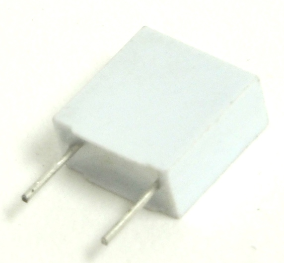 CONDENSATEUR POLARISÉ 22NF 400V