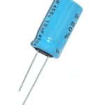 Condensateur polarisé  / 10 µF à 450 VDC 105°C