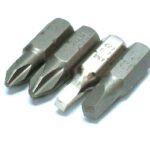 Ensemble de bits pour tournevis de 25 mm de longueur comprenant les têtes Philips 1 et 2 et les têtes carrées 2 et 3