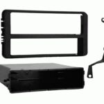 Ensemble de fixation pour radio pour modèles Toyota Celica 2000-2005 et Toyota Echo 2000-2005.