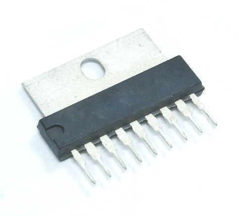 Circuit intégré (IC) TDA2007 à 9 contacts