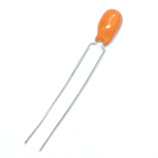 Condensateur non polarisé / 330 uF - 6 Volts