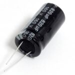 Condensateur polarisé  820 µF à 160 VDC  105°