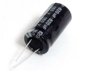 Condensateur polarisé  820 µF à 160 VDC  105°