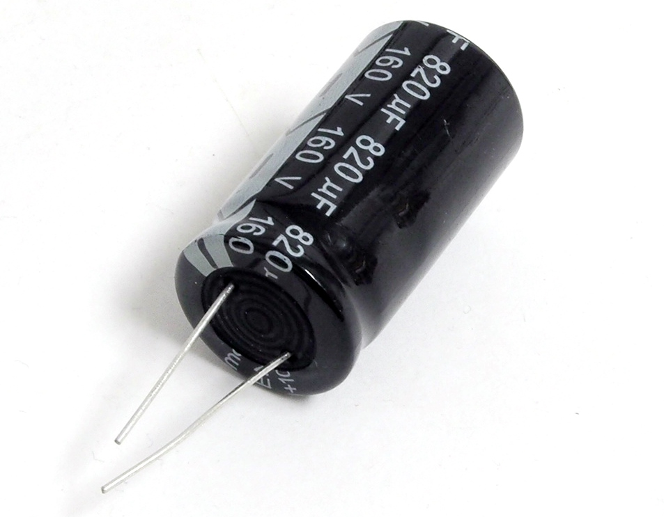 Condensateur polarisé  820 μF à 160 VDC  105°