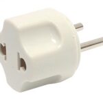 Adaptateur européen 220V à 110V, 2 contacts mâle à 2 contacts femelles.  Blanc