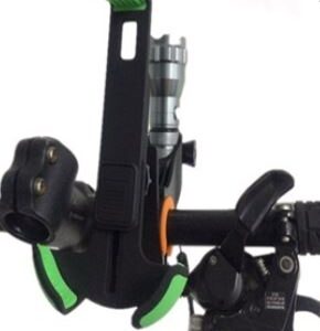 Support universel pour GPS, cellulaire et lampe de poche s’aggripant à une poignée de vélo.