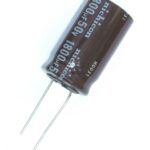 Condensateur polarisé 1 800 µF à 50 VDC 105°C
