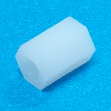Espaceur hexagonal en plastique de 8 mm