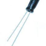 Condensateur radial polarisé 1 µF à 100 VDC
