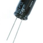 Condensateur radial polarisé 33 µF à 250 VDC