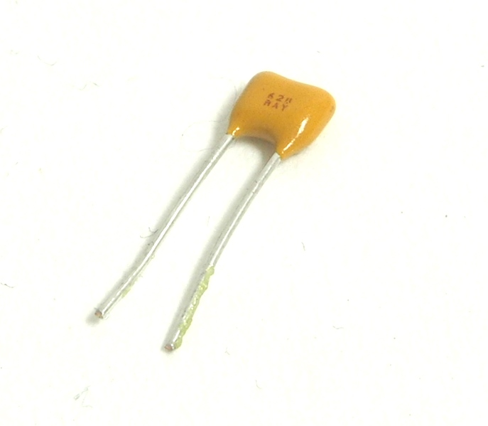 CONDENSATEUR POLARISÉ 0.47UF 50V