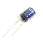 Condensateur polarisé 6.8UF 160V  électrolytique radial.