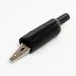 Pince alligator de 55 mm avec base en plastique noir.