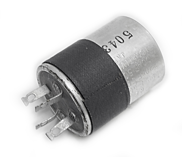 CONDENSATEUR 220UF+220UF+100UF 50V  RADIAL