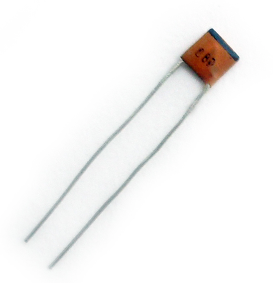 CONDENSATEUR 68PF 50V RADIAL CÉRAMIQUE
