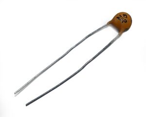 Condensateur non-polarisé 120PF 100V radial céramique