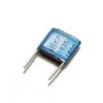 condensateur  0.0018UF 160V radial carré