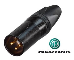 Connecteur mâle 3 pôles avec boîtier métallique noir et contacts dorés.