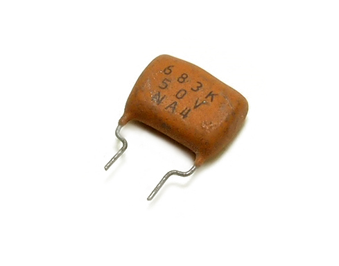CONDENSATEUR 0.068UF 50V RADIAL POLYESTÈRE