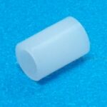 Espaceur circulaire en nylon - 7.5 mm de longueur