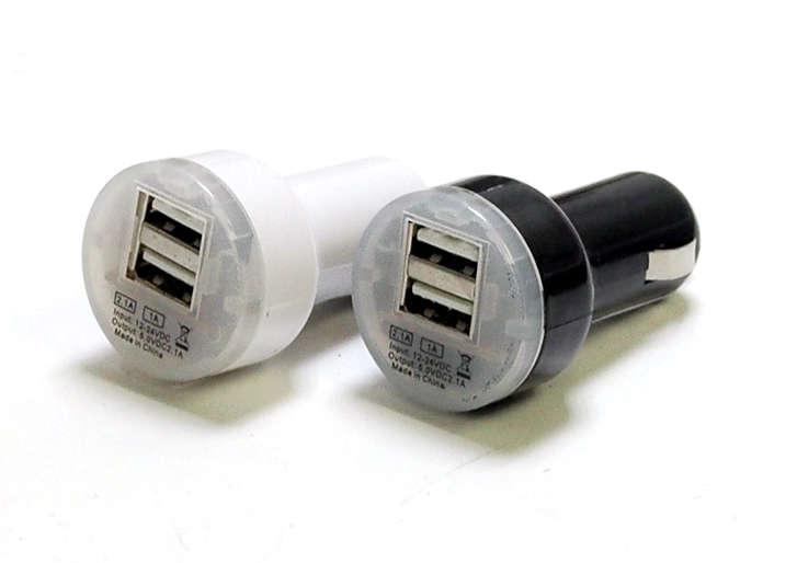 CHARGEUR USB POUR AUTO 2A 1A