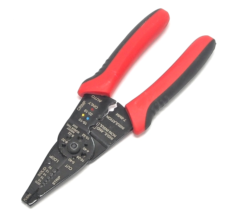 Pince à sertir, dénuder et couper pour 10-22 AWG