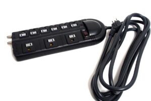 Multiprise électrique à 9 prises - 10'