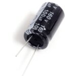 Condensateur radial polarisé 100 µF  160 VDC 105°C
